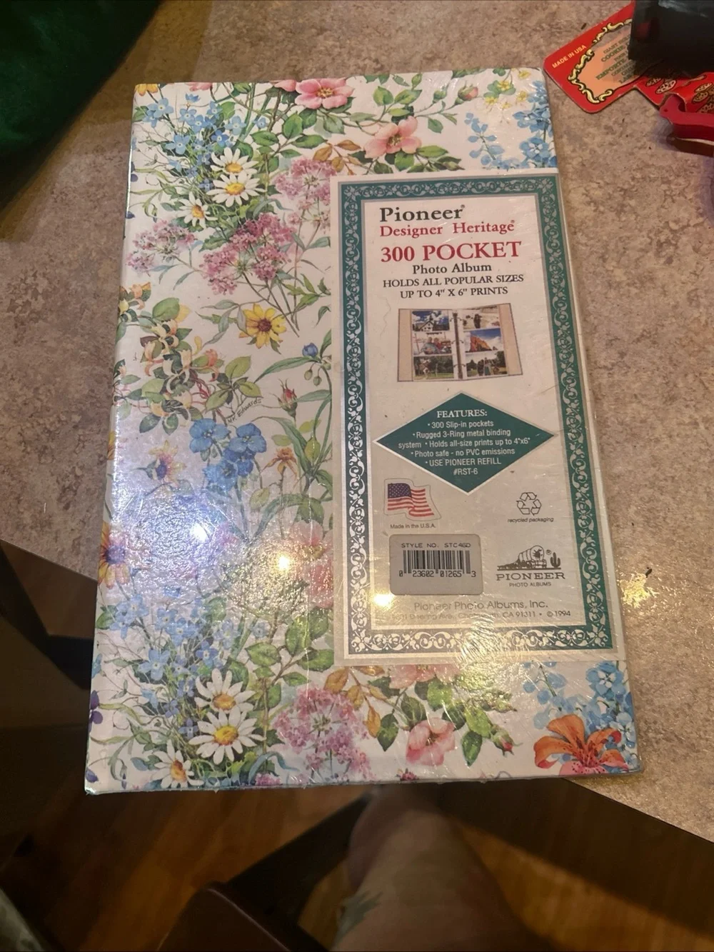 Pioneer 300 Pocket Floral Photo Album - Pastel Multicolor-New Old Stock